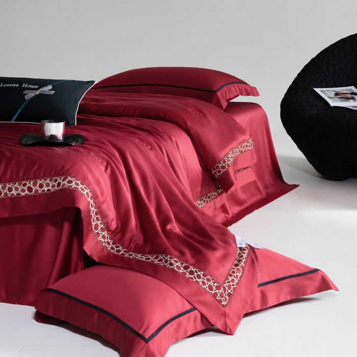 91家纺网 家纺一手货源 找家纺 若未2025 新款珍珠镂空50S兰精天丝夏被四件套 花型（天丝珍珠镂空奥黛尔） 夏被四件套 珍珠镂空奥黛尔 贵族红