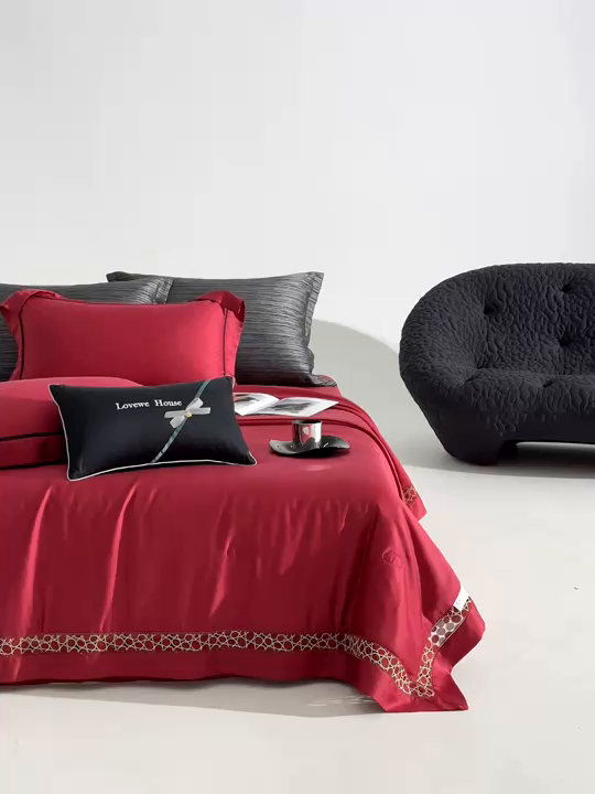 91家纺网 家纺一手货源 找家纺 若未2025 新款珍珠镂空50S兰精天丝夏被四件套 花型（天丝珍珠镂空奥黛尔） 夏被四件套 珍珠镂空奥黛尔 贵族红