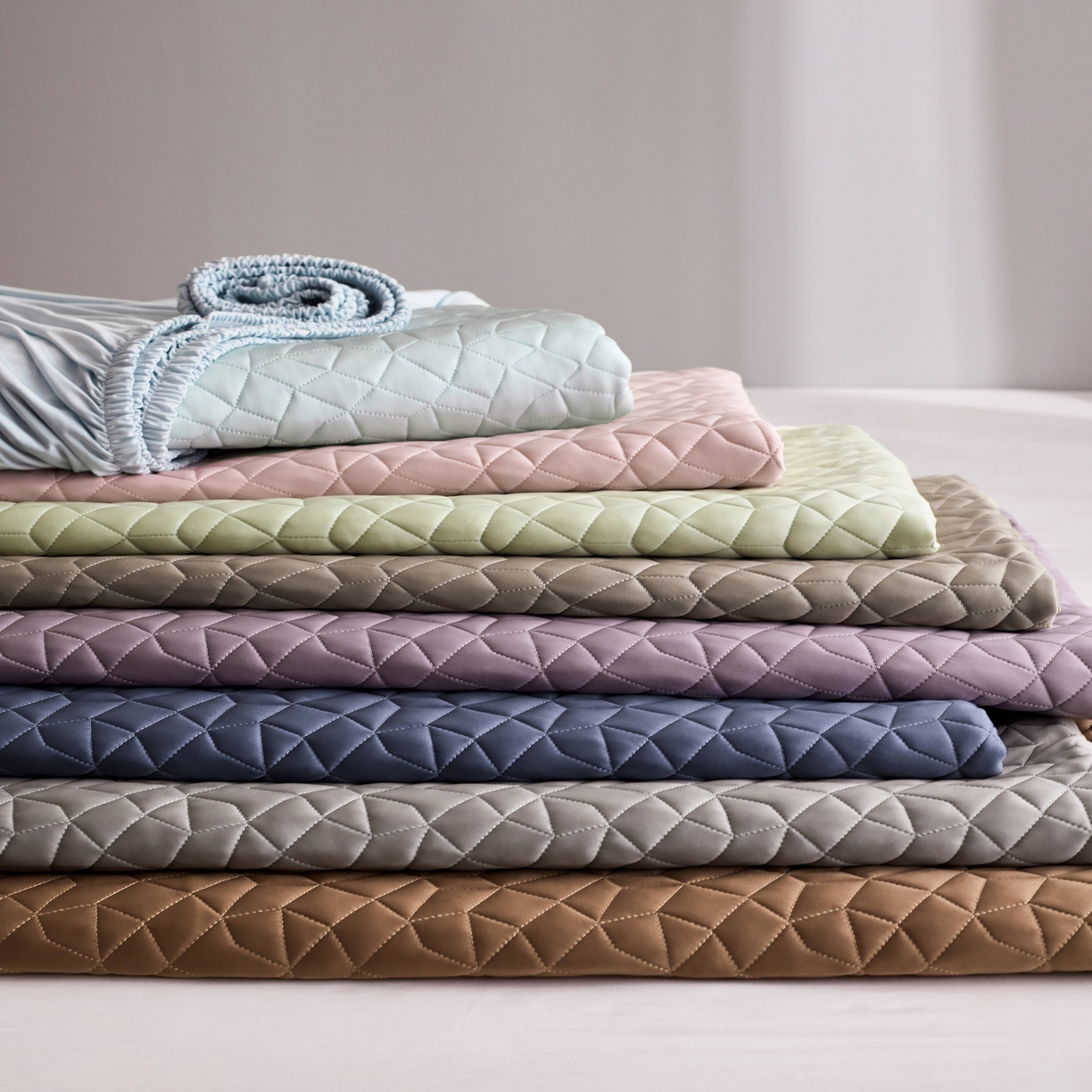 91家纺网 家纺一手货源 找家纺 佳汐蓝家纺 2025春夏新款沁凉撞色床笠款夏被空调被四件套奶豆腐系列 组合图仅供参考