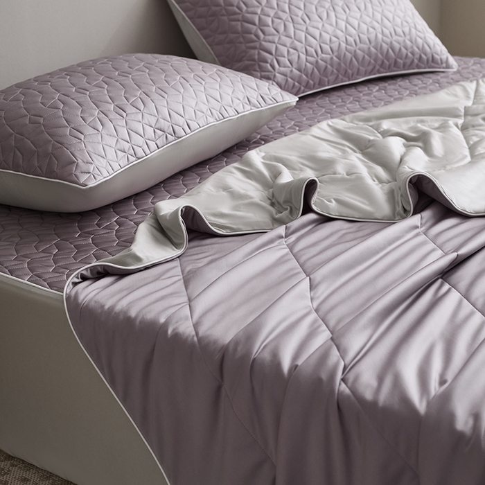 91家纺网 家纺一手货源 找家纺 佳汐蓝家纺 2025春夏新款沁凉撞色床笠款夏被空调被四件套奶豆腐系列 云黛紫