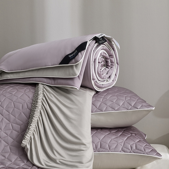 91家纺网 家纺一手货源 找家纺 佳汐蓝家纺 2025春夏新款沁凉撞色床笠款夏被空调被四件套奶豆腐系列 云黛紫