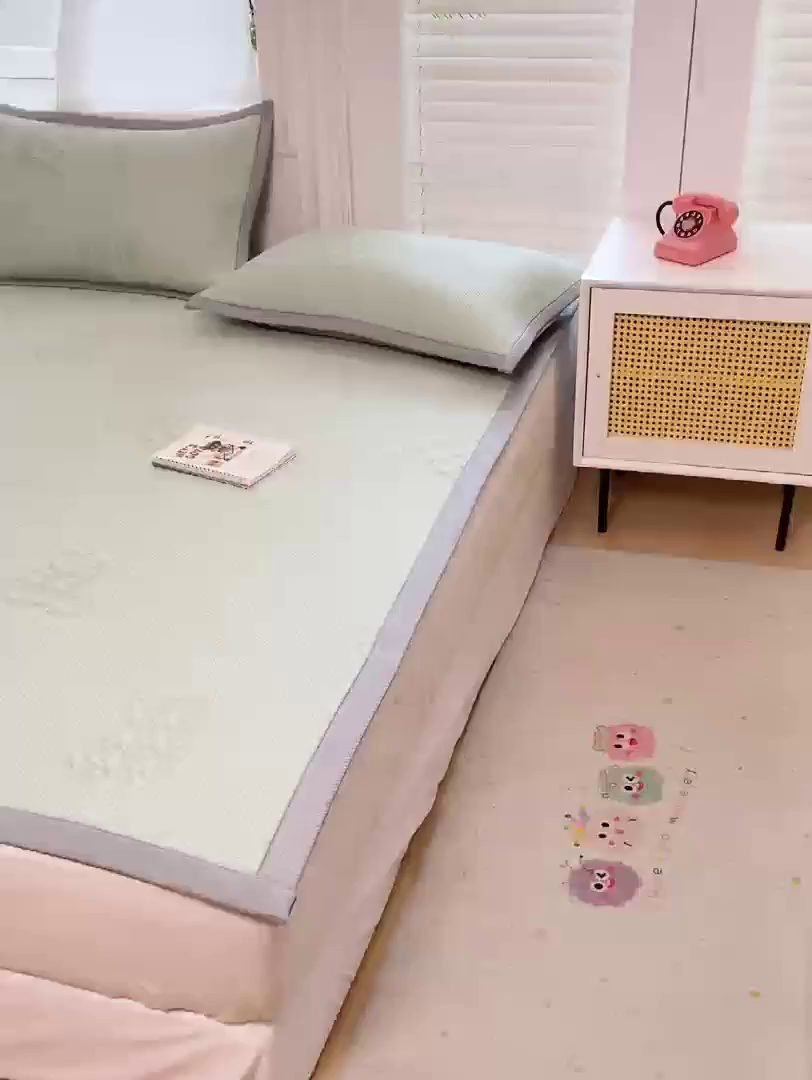 91家纺网 家纺一手货源 找家纺 （总）耐思家纺 2025新款PE中分子凉感冰豆豆凉席三件套床单款-潮牌熊