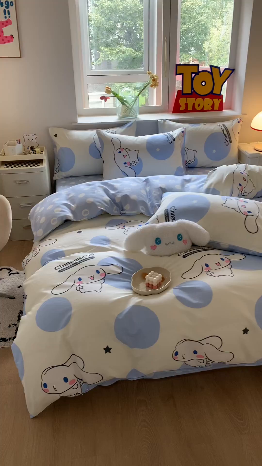 91家纺网 家纺一手货源 找家纺 玉元坊 2025年5月新品三丽鸥全棉床单纯棉床裙床笠三四件套简约基础款式-大耳狗简约款式 波点玉桂狗【简约款】