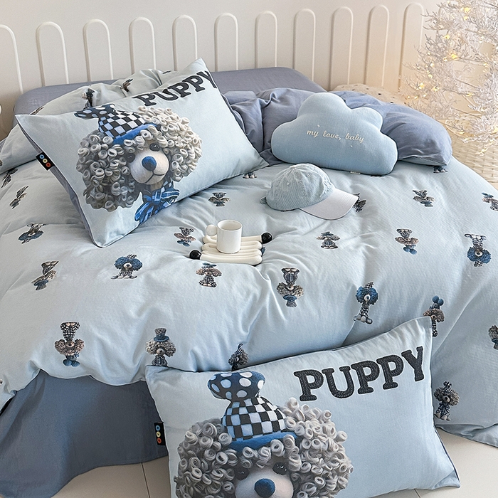 91家纺网 家纺一手货源 找家纺 RYB红黄兰 2025新款ins卡通5D立体数码全棉纯棉有氧双层纱四件套系列 雾蓝小狗