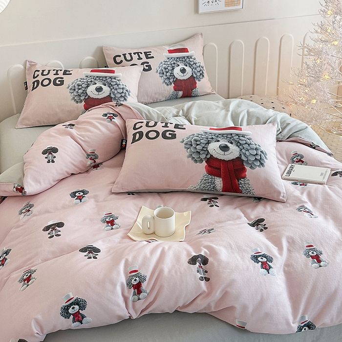 91家纺网 家纺一手货源 找家纺 RYB红黄兰 2025新款ins卡通5D立体数码全棉纯棉有氧双层纱四件套系列 粉色小奶狗