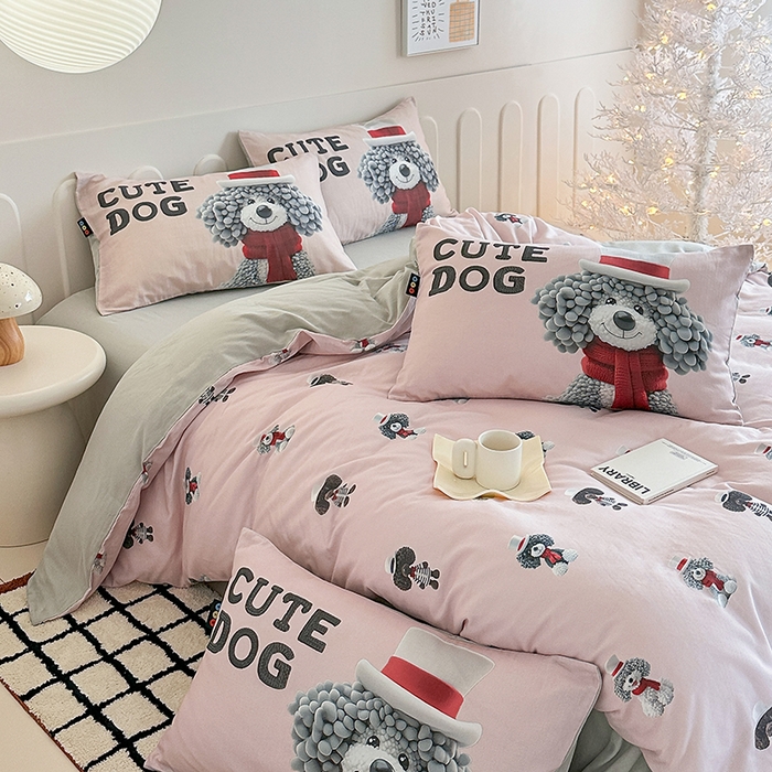 91家纺网 家纺一手货源 找家纺 RYB红黄兰 2025新款ins卡通5D立体数码全棉纯棉有氧双层纱四件套系列 粉色小奶狗