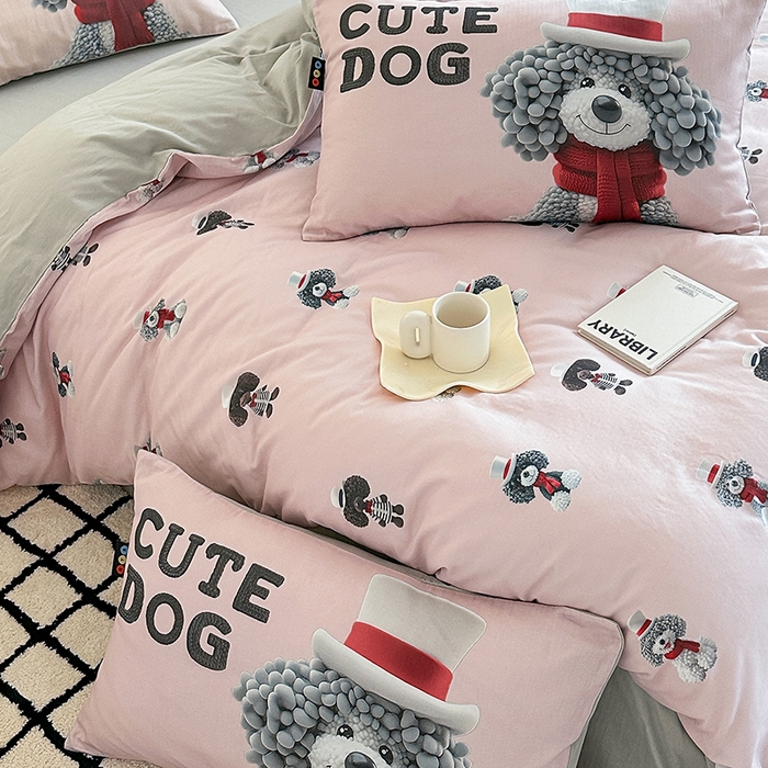 91家纺网 家纺一手货源 找家纺 RYB红黄兰 2025新款ins卡通5D立体数码全棉纯棉有氧双层纱四件套系列 粉色小奶狗