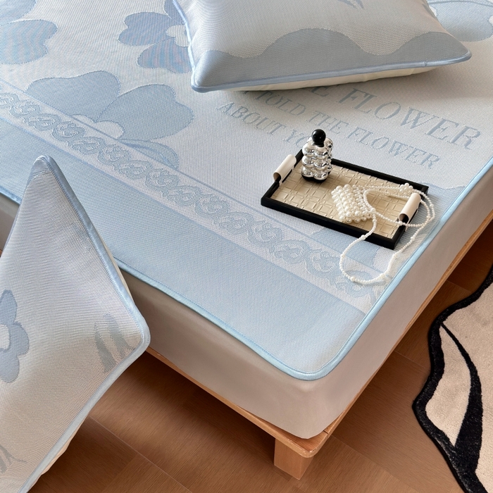 91家纺网 家纺一手货源 找家纺 乐居家纺 2025新款A类碳光抗菌凉感可水洗冰丝凉席席子床笠款 冰花-蓝