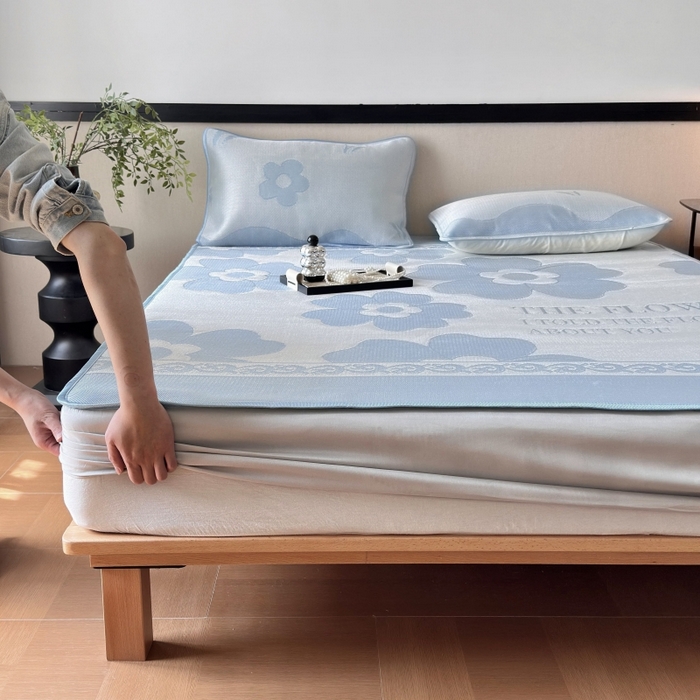 91家纺网 家纺一手货源 找家纺 乐居家纺 2025新款A类碳光抗菌凉感可水洗冰丝凉席席子床笠款 冰花-蓝