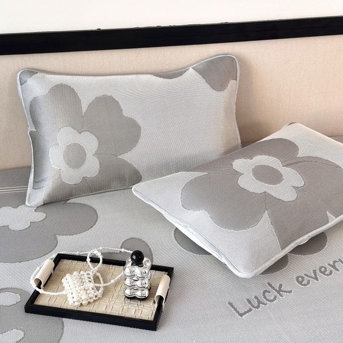 91家纺网 家纺一手货源 找家纺 乐居家纺 2025新款A类碳光抗菌凉感可水洗冰丝凉席席子床笠款 冰丝小熊-灰