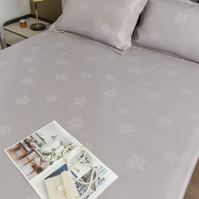 91家纺网 家纺一手货源 找家纺 乐居家纺 2025新款A类凉感纤维凉豆豆可水洗冰丝凉席席子床笠款 浅灰-树叶