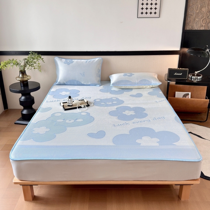 91家纺网 家纺一手货源 找家纺 乐居家纺 2025新款A类碳光抗菌凉感可水洗冰丝凉席席子床笠款 冰丝小熊-蓝