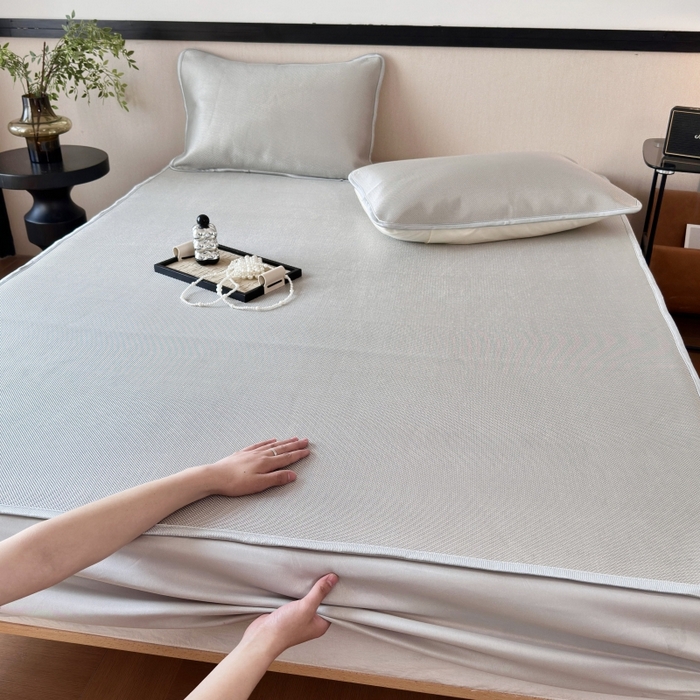 91家纺网 家纺一手货源 找家纺 乐居家纺 2025新款A类碳光抗菌凉感可水洗冰丝凉席席子床笠款 灰色