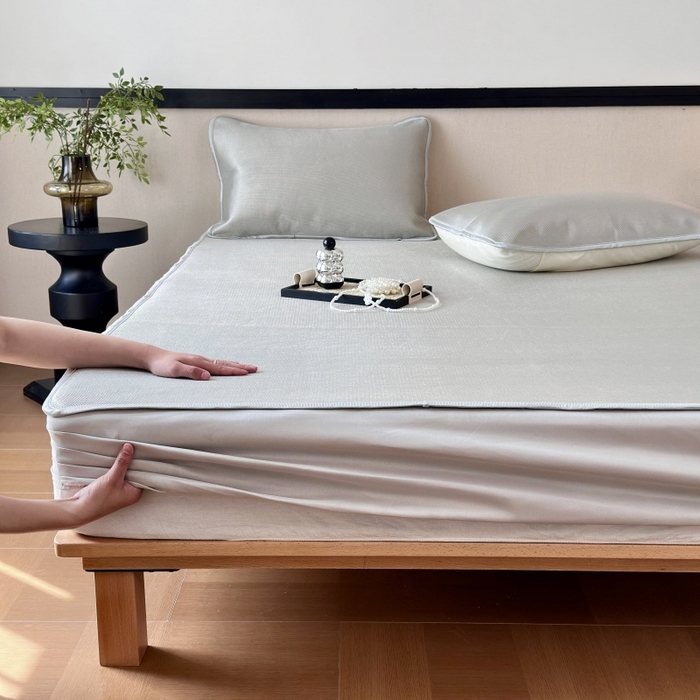 91家纺网 家纺一手货源 找家纺 乐居家纺 2025新款A类碳光抗菌凉感可水洗冰丝凉席席子床笠款 灰色