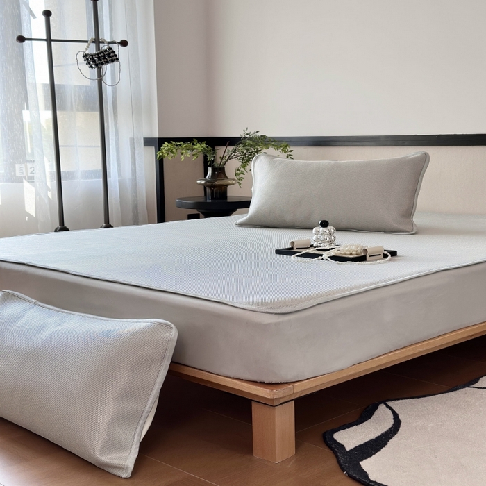 91家纺网 家纺一手货源 找家纺 乐居家纺 2025新款A类碳光抗菌凉感可水洗冰丝凉席席子床笠款 灰色