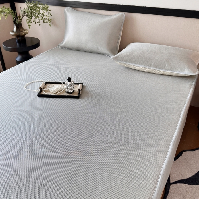 91家纺网 家纺一手货源 找家纺 乐居家纺 2025新款A类碳光抗菌凉感可水洗冰丝凉席席子床笠款 灰色