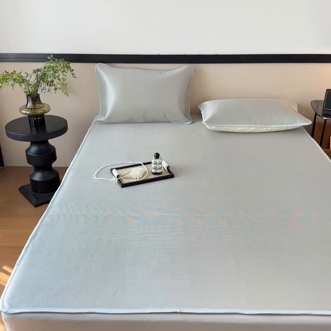 91家纺网 家纺一手货源 找家纺 乐居家纺 2025新款A类碳光抗菌凉感可水洗冰丝凉席席子床笠款 灰色