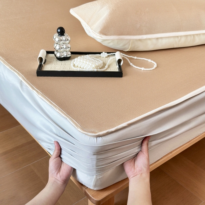 91家纺网 家纺一手货源 找家纺 乐居家纺 2025新款A类碳光抗菌凉感可水洗冰丝凉席席子床笠款 咖色