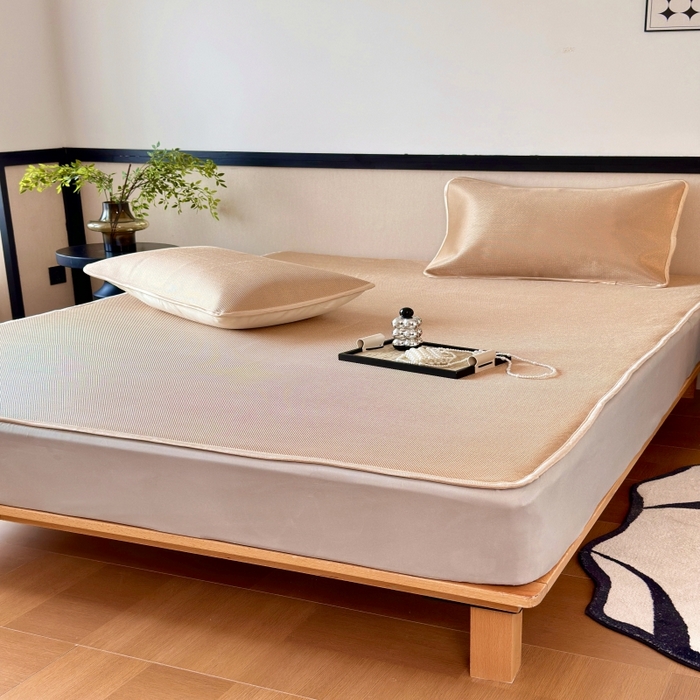 91家纺网 家纺一手货源 找家纺 乐居家纺 2025新款A类碳光抗菌凉感可水洗冰丝凉席席子床笠款 咖色