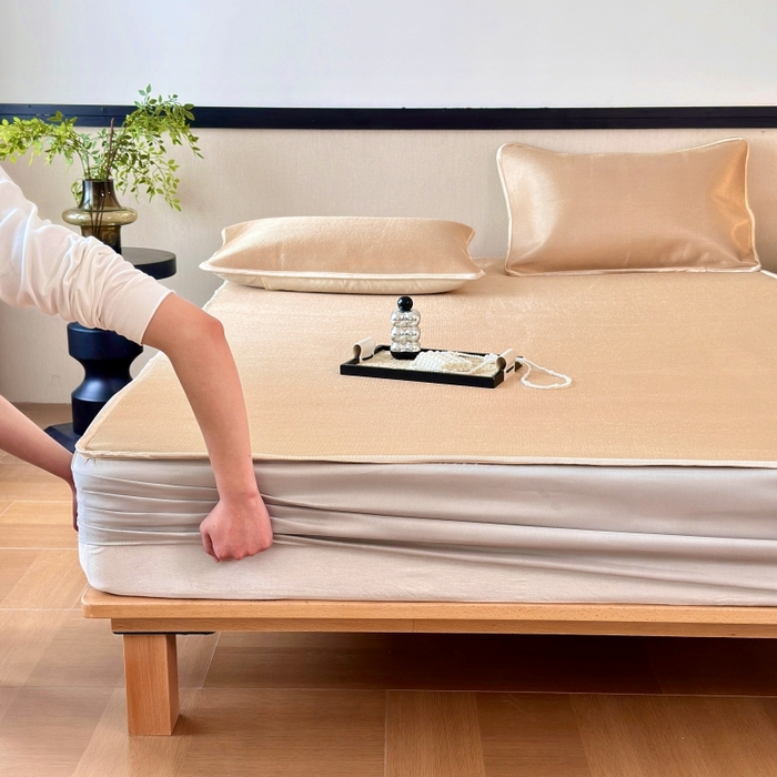 91家纺网 家纺一手货源 找家纺 乐居家纺 2025新款A类碳光抗菌凉感可水洗冰丝凉席席子床笠款 咖色