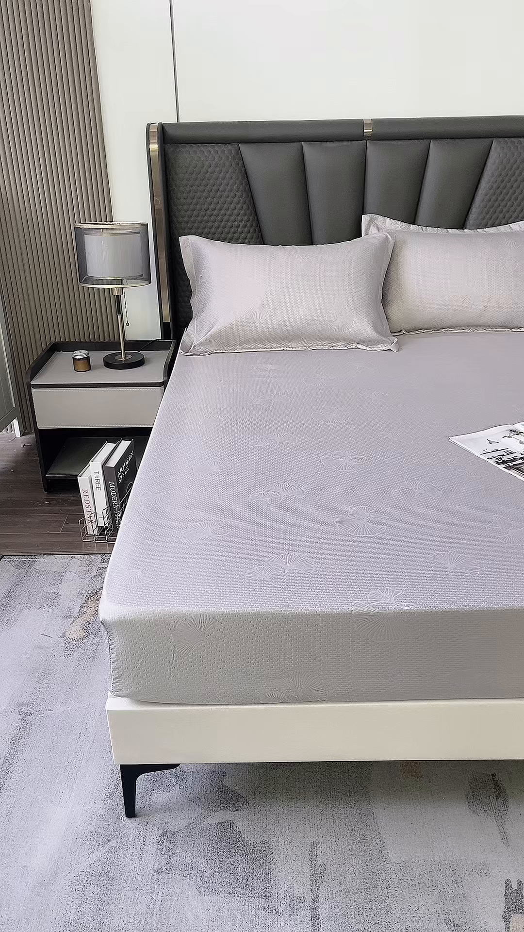 91家纺网 家纺一手货源 找家纺 乐居家纺 2025新款A类凉感纤维凉豆豆可水洗冰丝凉席席子床笠款 浅灰-银杏叶