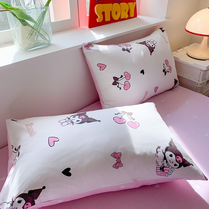 91家纺网 家纺一手货源 找家纺 玉元坊 2025年5月新品三丽鸥全棉床单纯棉床裙床笠三四件套简约基础款式-库洛米简约款式 樱桃库洛米【简约款】