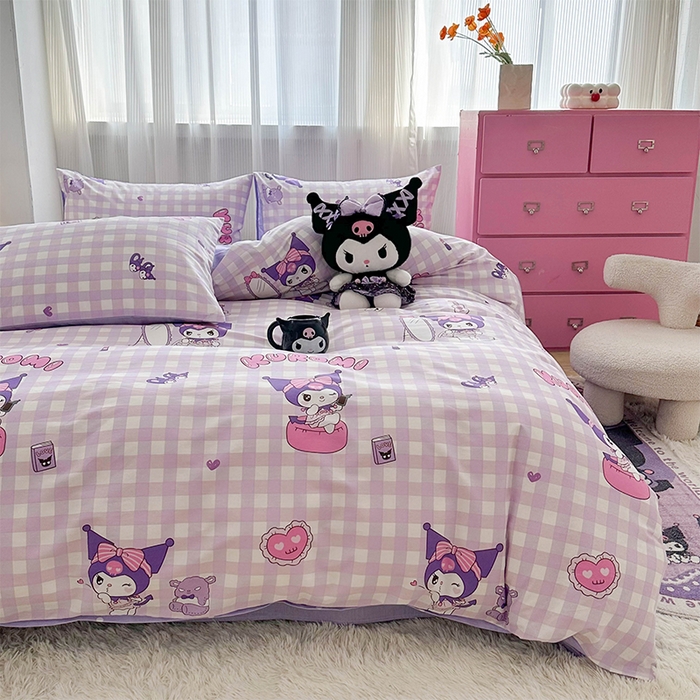 91家纺网 家纺一手货源 找家纺 玉元坊 2025年5月新品三丽鸥全棉床单纯棉床裙床笠三四件套简约基础款式-库洛米简约款式 紫格库洛米【简约款】