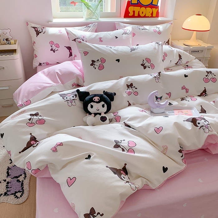 91家纺网 家纺一手货源 找家纺 玉元坊 2025年5月新品三丽鸥全棉床单纯棉床裙床笠三四件套简约基础款式-库洛米简约款式 樱桃库洛米【简约款】