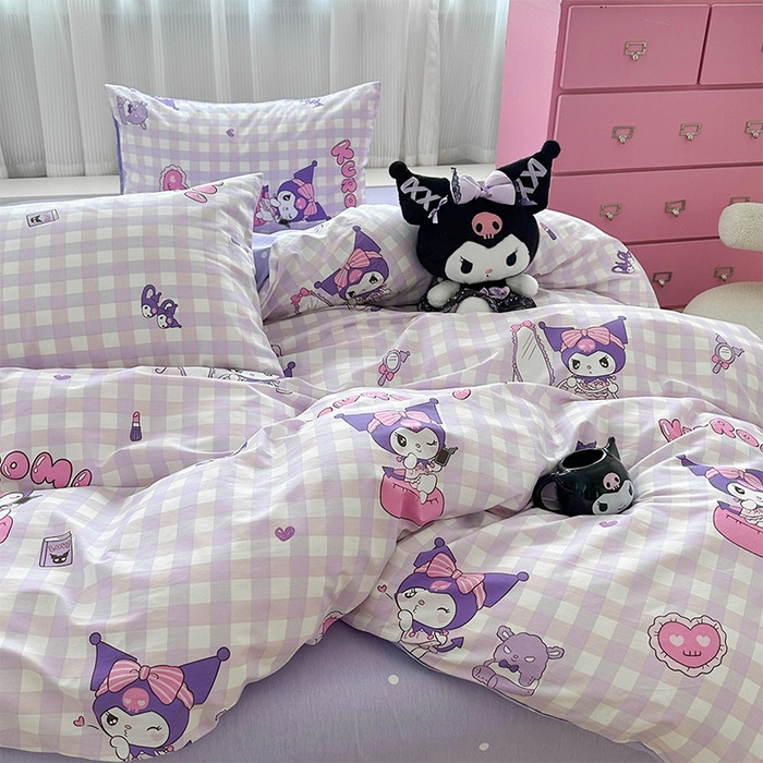 91家纺网 家纺一手货源 找家纺 玉元坊 2025年5月新品三丽鸥全棉床单纯棉床裙床笠三四件套简约基础款式-库洛米简约款式 紫格库洛米【简约款】