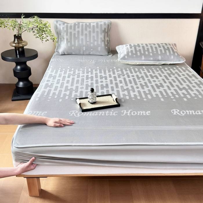 91家纺网 家纺一手货源 找家纺 乐居家纺 2025新款A类碳光抗菌凉感可水洗冰丝凉席席子床笠款 浪漫之家-灰