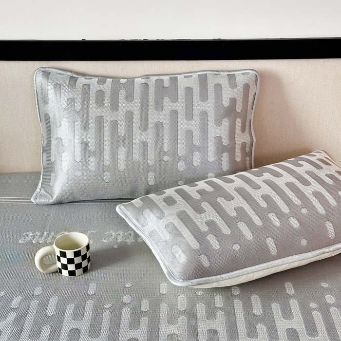 91家纺网 家纺一手货源 找家纺 乐居家纺 2025新款A类碳光抗菌凉感可水洗冰丝凉席席子床笠款 浪漫之家-灰