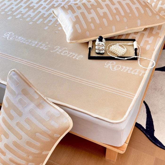 91家纺网 家纺一手货源 找家纺 乐居家纺 2025新款A类碳光抗菌凉感可水洗冰丝凉席席子床笠款 浪漫之家-咖