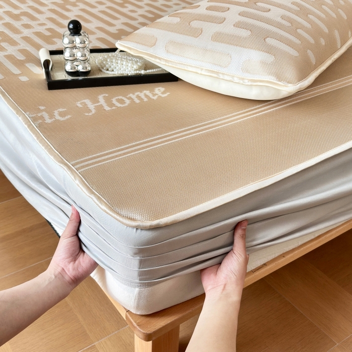 91家纺网 家纺一手货源 找家纺 乐居家纺 2025新款A类碳光抗菌凉感可水洗冰丝凉席席子床笠款 浪漫之家-咖