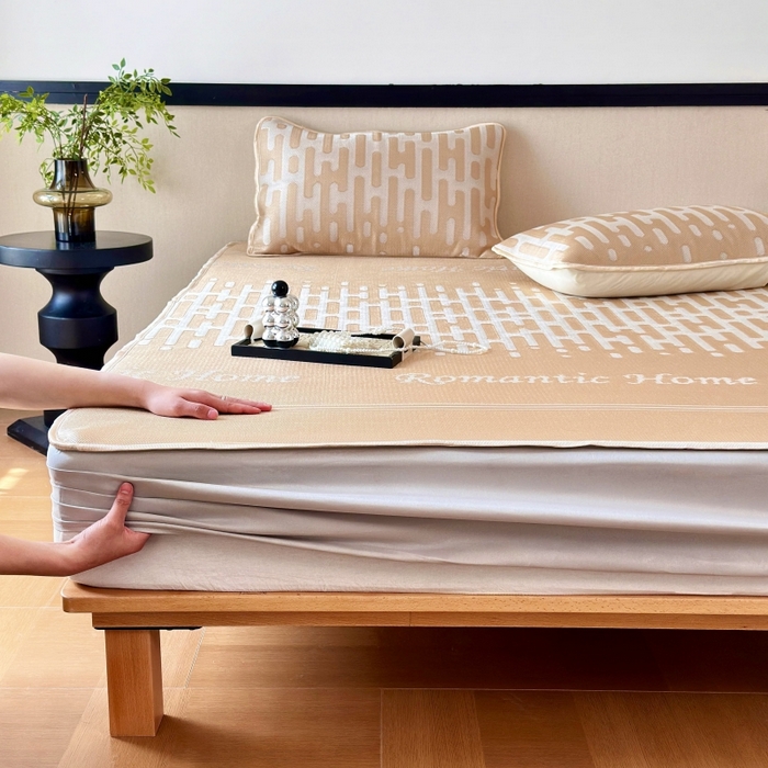 91家纺网 家纺一手货源 找家纺 乐居家纺 2025新款A类碳光抗菌凉感可水洗冰丝凉席席子床笠款 浪漫之家-咖