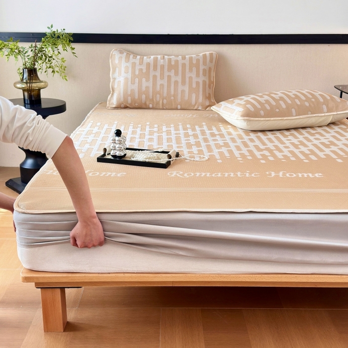 91家纺网 家纺一手货源 找家纺 乐居家纺 2025新款A类碳光抗菌凉感可水洗冰丝凉席席子床笠款 浪漫之家-咖