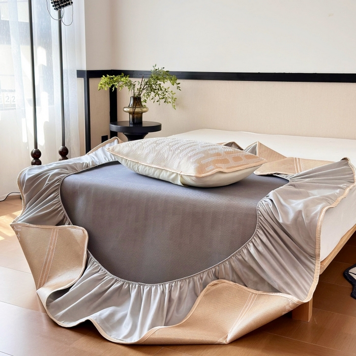 91家纺网 家纺一手货源 找家纺 乐居家纺 2025新款A类碳光抗菌凉感可水洗冰丝凉席席子床笠款 浪漫之家-咖