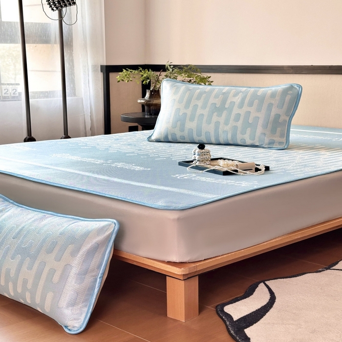 91家纺网 家纺一手货源 找家纺 乐居家纺 2025新款A类碳光抗菌凉感可水洗冰丝凉席席子床笠款 浪漫之家-蓝