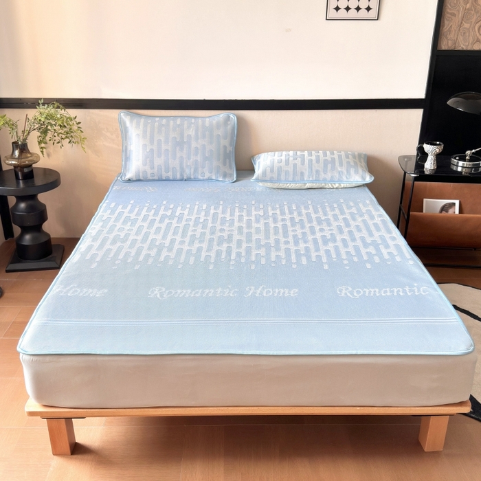 91家纺网 家纺一手货源 找家纺 乐居家纺 2025新款A类碳光抗菌凉感可水洗冰丝凉席席子床笠款 浪漫之家-蓝