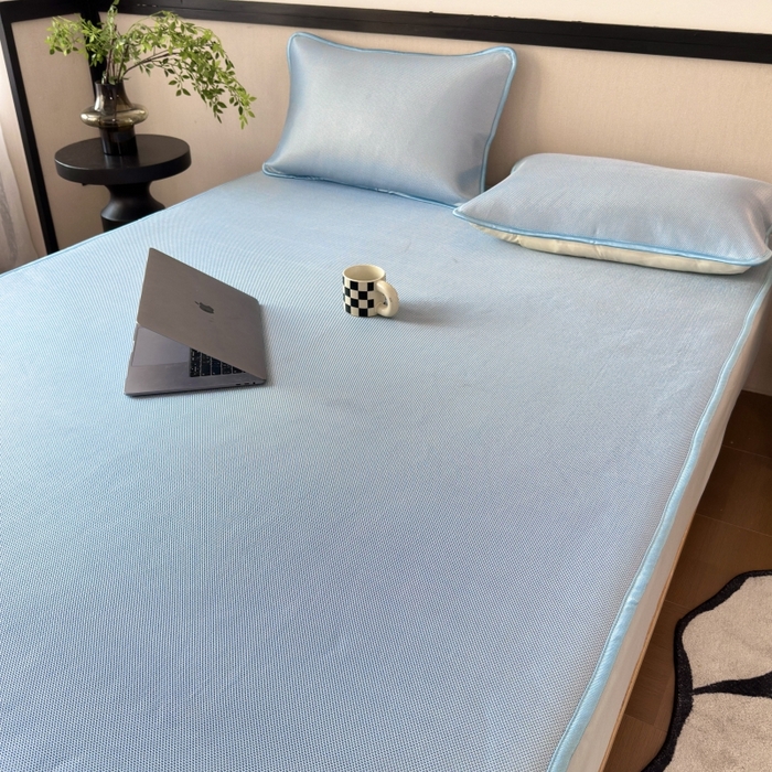 91家纺网 家纺一手货源 找家纺 乐居家纺 2025新款A类碳光抗菌凉感可水洗冰丝凉席席子床笠款 天空蓝