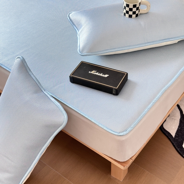 91家纺网 家纺一手货源 找家纺 乐居家纺 2025新款A类碳光抗菌凉感可水洗冰丝凉席席子床笠款 天空蓝