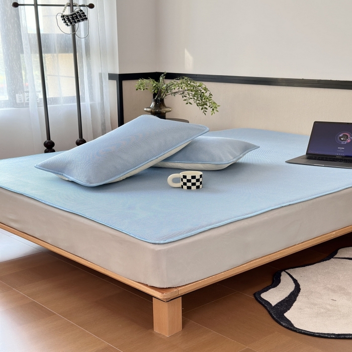 91家纺网 家纺一手货源 找家纺 乐居家纺 2025新款A类碳光抗菌凉感可水洗冰丝凉席席子床笠款 天空蓝