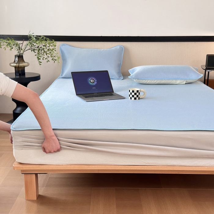 91家纺网 家纺一手货源 找家纺 乐居家纺 2025新款A类碳光抗菌凉感可水洗冰丝凉席席子床笠款 天空蓝