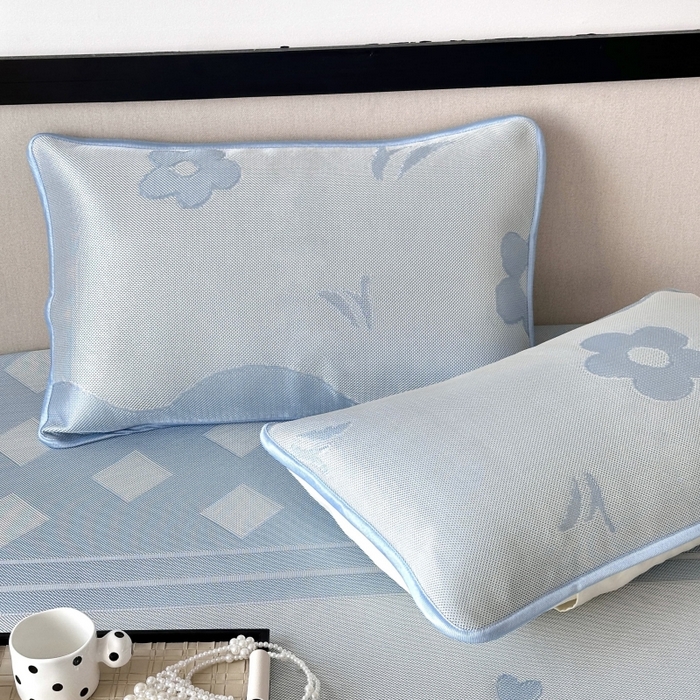 91家纺网 家纺一手货源 找家纺 乐居家纺 2025新款A类碳光抗菌凉感可水洗冰丝凉席席子床笠款 小熊伙伴-蓝