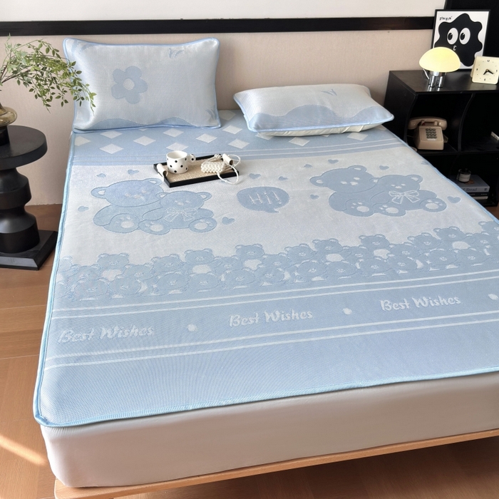 91家纺网 家纺一手货源 找家纺 乐居家纺 2025新款A类碳光抗菌凉感可水洗冰丝凉席席子床笠款 小熊伙伴-蓝