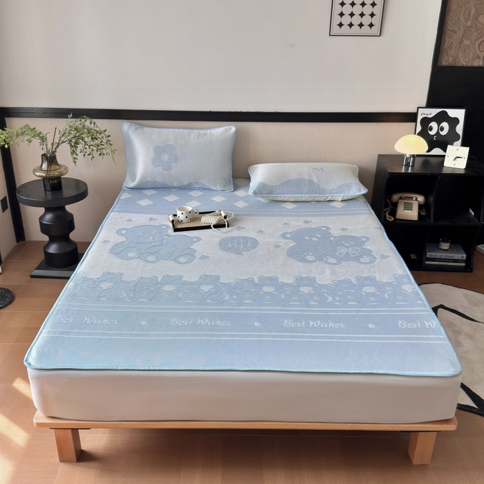 91家纺网 家纺一手货源 找家纺 乐居家纺 2025新款A类碳光抗菌凉感可水洗冰丝凉席席子床笠款 小熊伙伴-蓝