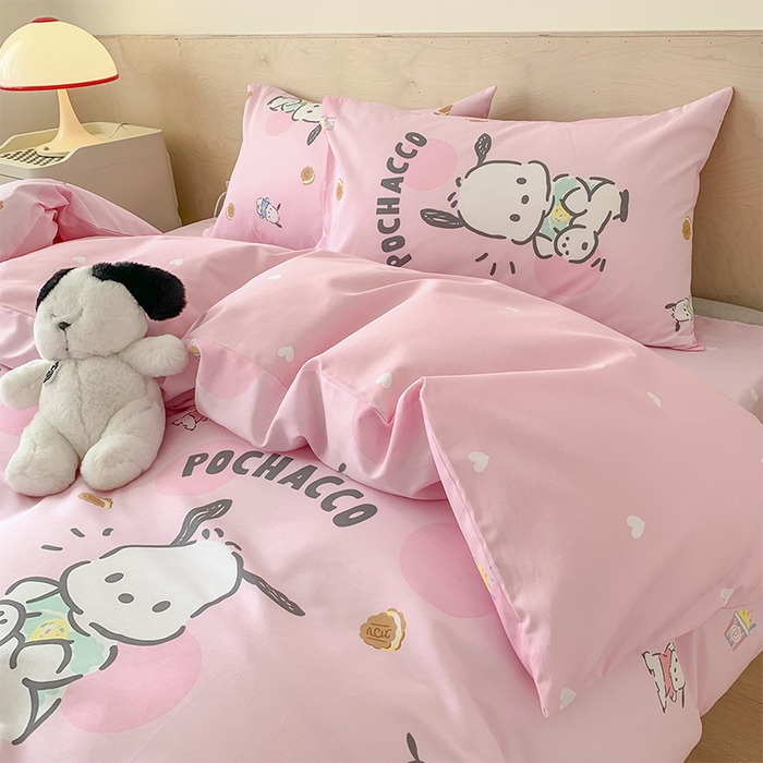 91家纺网 家纺一手货源 找家纺 （总）玉元坊 2025年5月新品三丽鸥全棉床单纯棉床裙床笠三四件套简约基础款式-帕恰狗简约款式