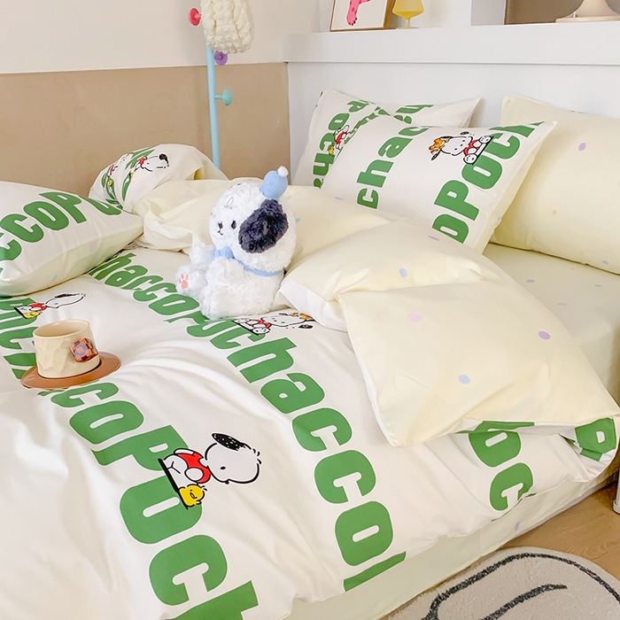 91家纺网 家纺一手货源 找家纺 玉元坊 2025年5月新品三丽鸥全棉床单纯棉床裙床笠三四件套简约基础款式-帕恰狗简约款式 字母帕恰狗【简约款】