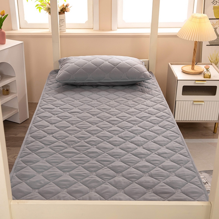 91家纺网 家纺一手货源 找家纺 安逸恋 2025新款A类水洗棉大豆抗菌学生床垫保护垫 灰色