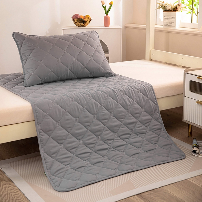 91家纺网 家纺一手货源 找家纺 安逸恋 2025新款A类水洗棉大豆抗菌学生床垫保护垫 灰色