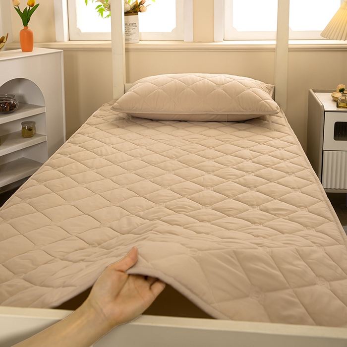 91家纺网 家纺一手货源 找家纺 安逸恋 2025新款A类水洗棉大豆抗菌学生床垫保护垫 咖色